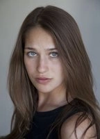 LOLA KIRKE