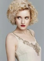 JULIA GARNER